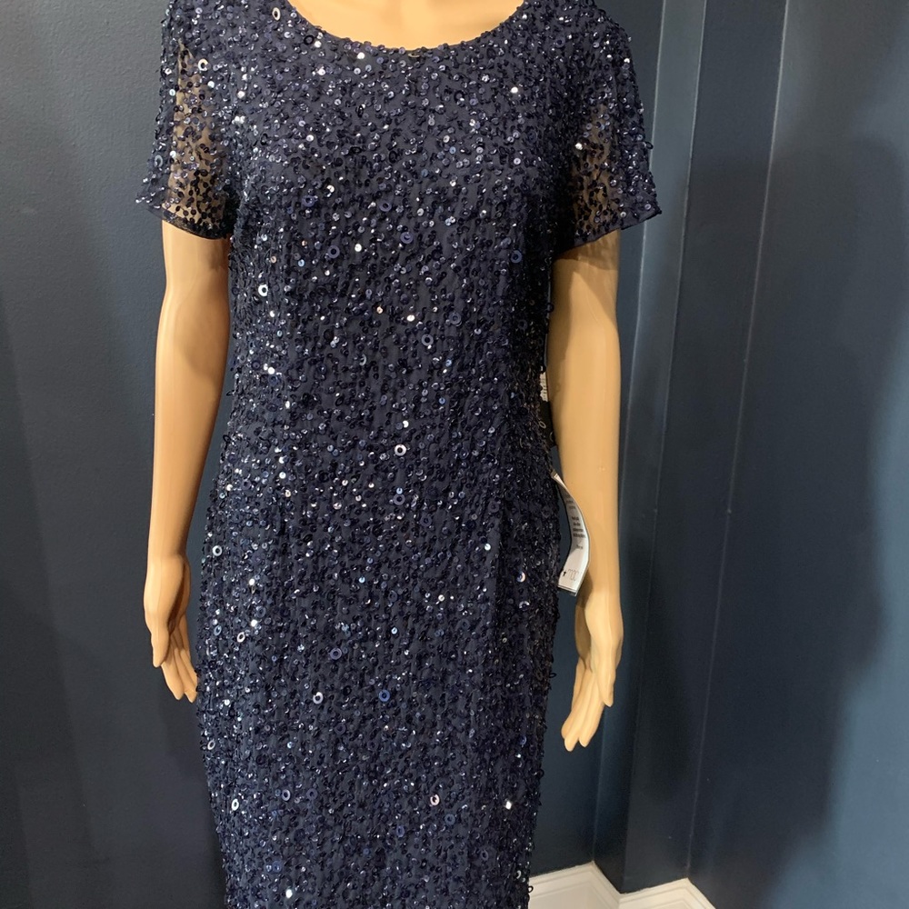 Dresses - Picture 5 of 6